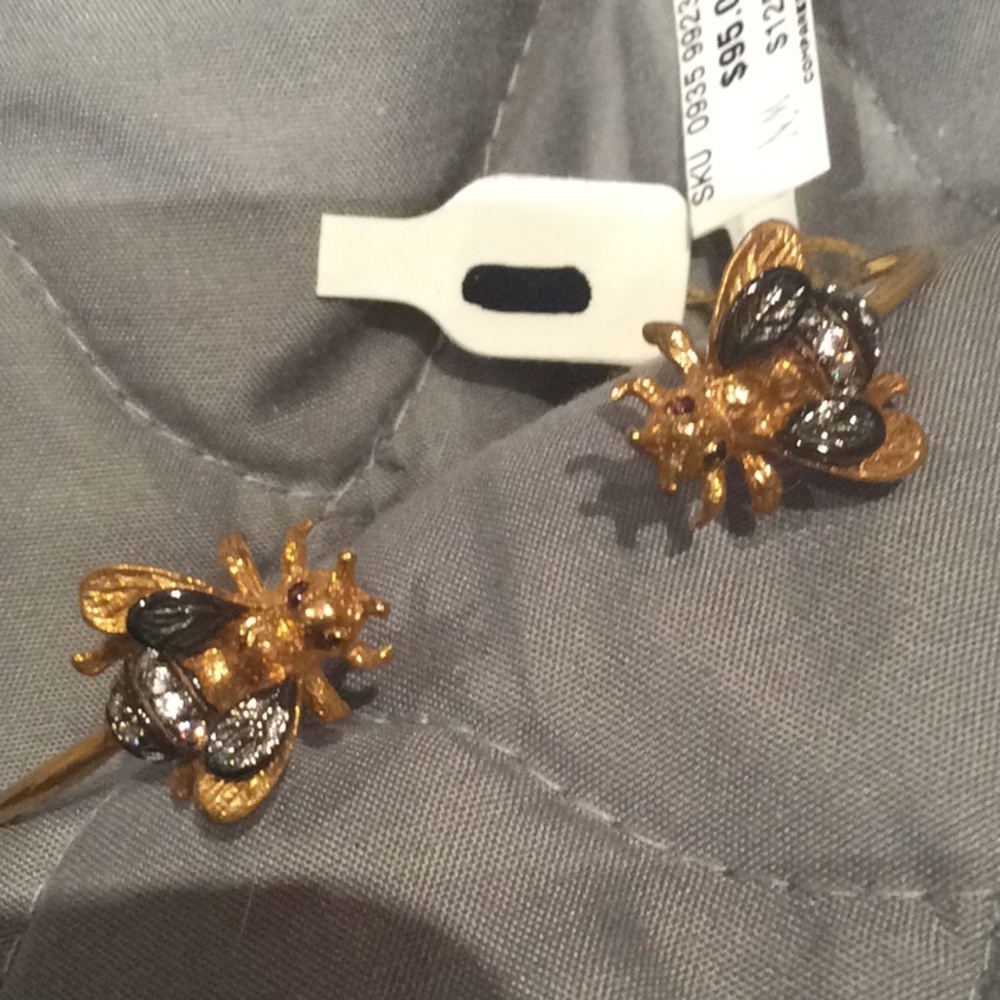 Bee bangle - gold and black
